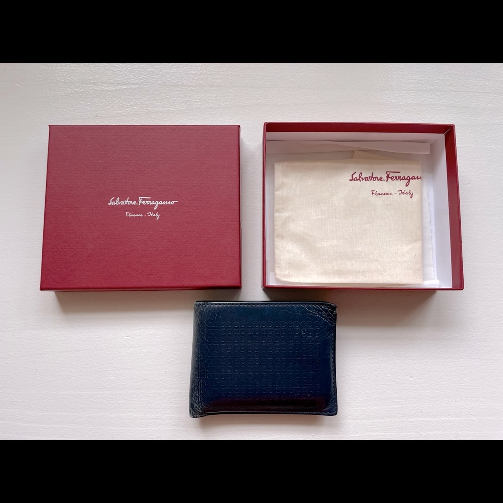 FERRAGAMO MENS BI-FOLD LEATHER GANCINI WALLET